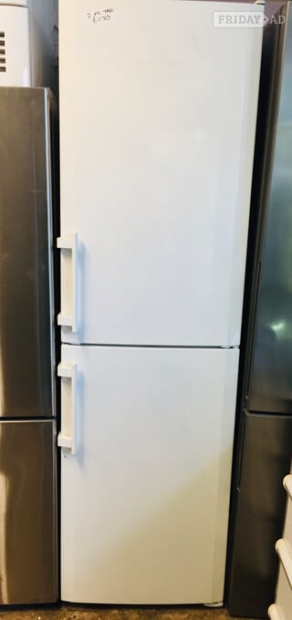 Liebherr Frost free fridge freezer in great condition.