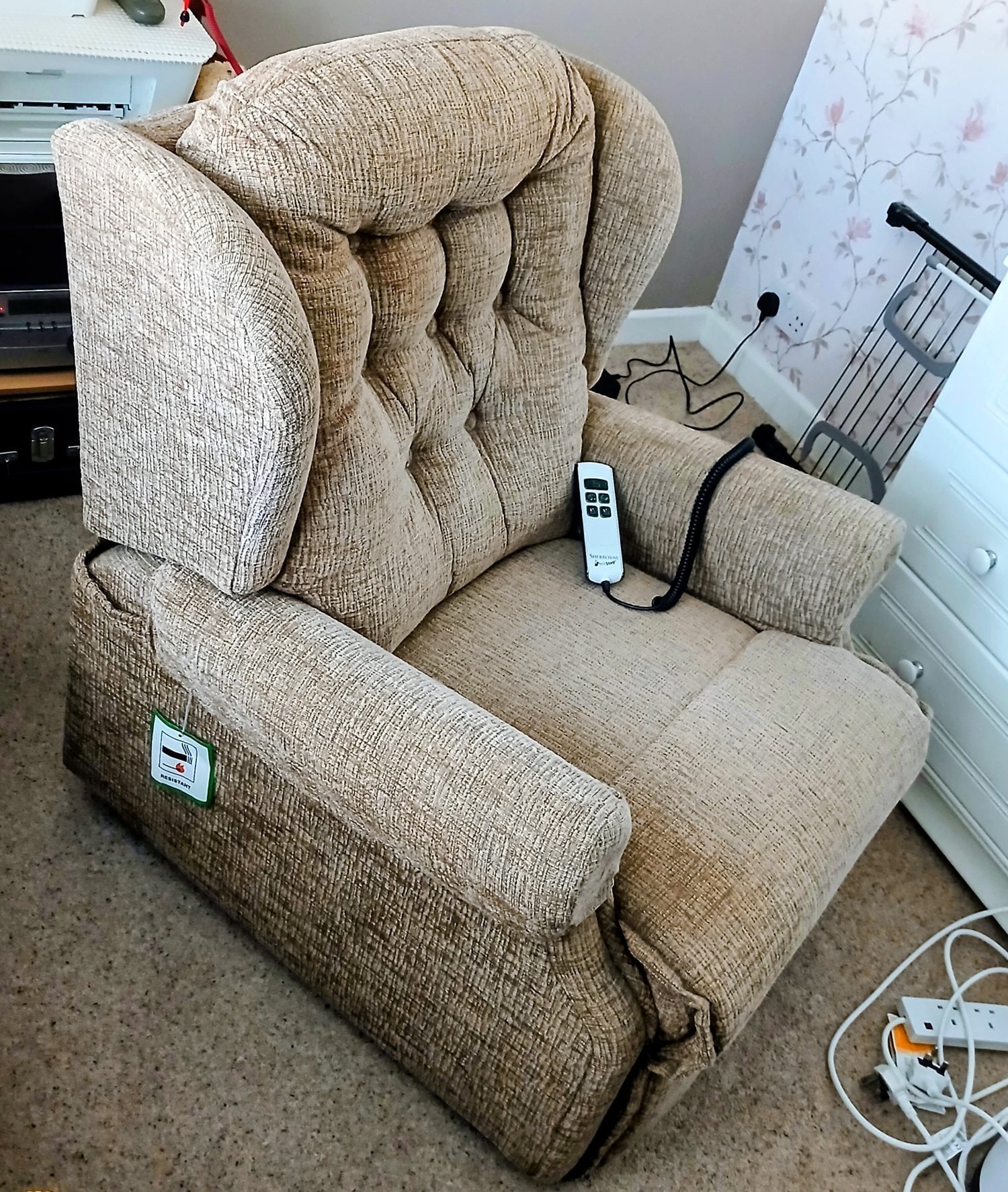Sherbourne (CHESTER) Electric Rise / Recliner Chair in Street