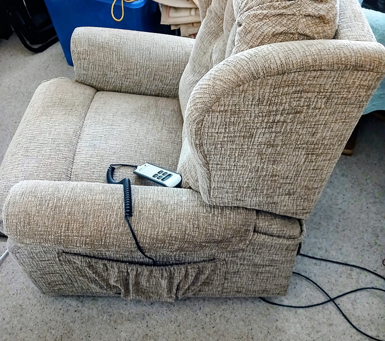 Street Sherbourne (CHESTER) Electric Rise / Recliner Chair