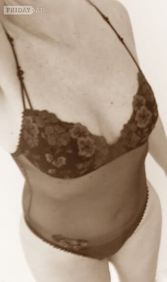 MIDDLE HOLE MASSAGE TABLE SENSUAL WARM OIL FULL BODY MASSAGE by English lady in Surrey 