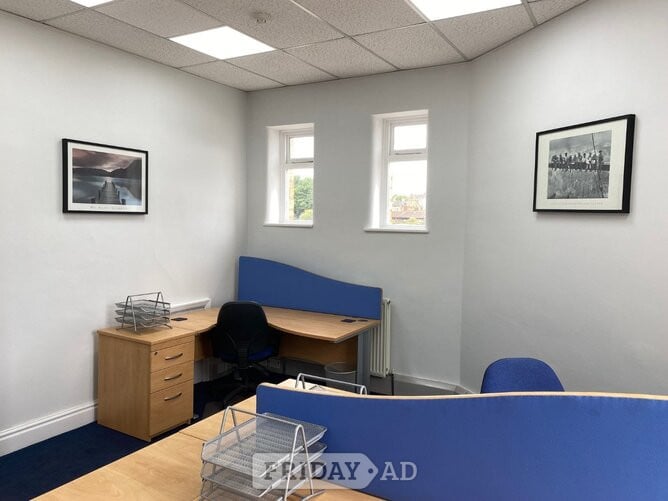 Leigh House, Leeds - Office Suite F16 - 3 Desk Office Available