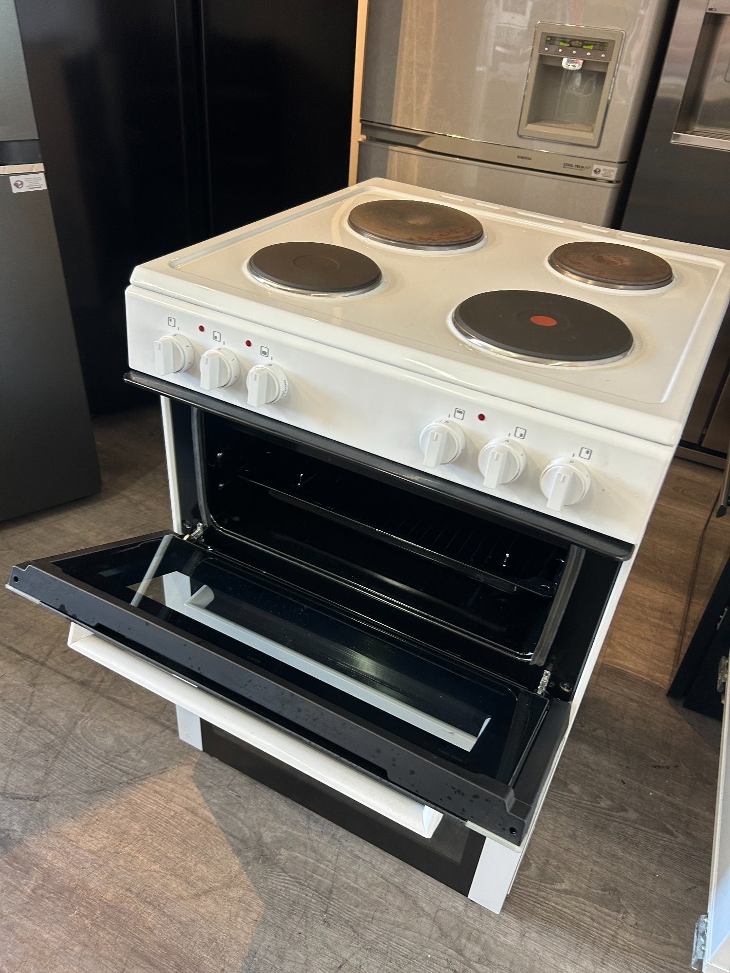 BUSH 60CM ELECTRIC COOKER