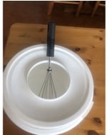 Non-splatter mixing bowl.- 10.5” X 5” high    Calls only
