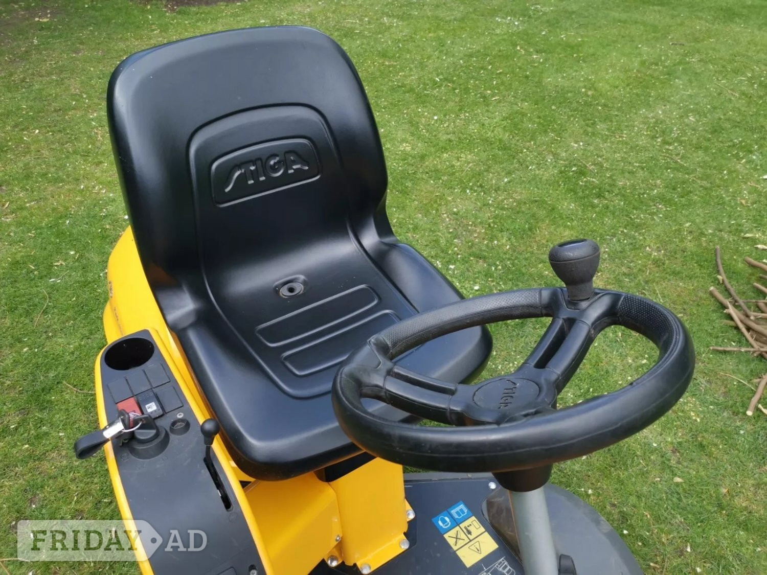 2020 STIGA Park 740 PWX 110cm 18HP V-Twin Petrol 4WD - Garden in London