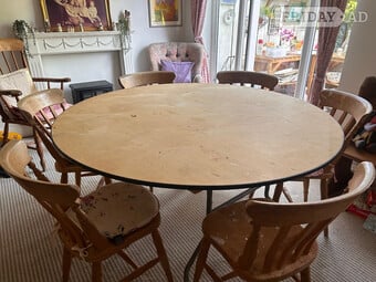Circular 5ft conference Table with folding legs. No chairs