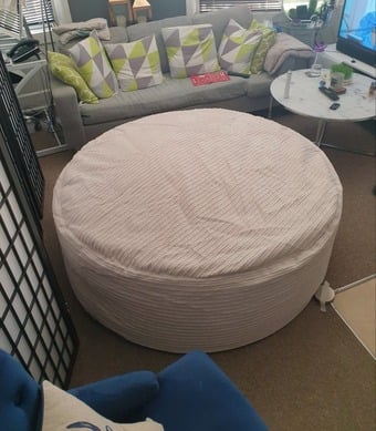 XXL (huge) Mammoth Bean Bag (MUST GO)