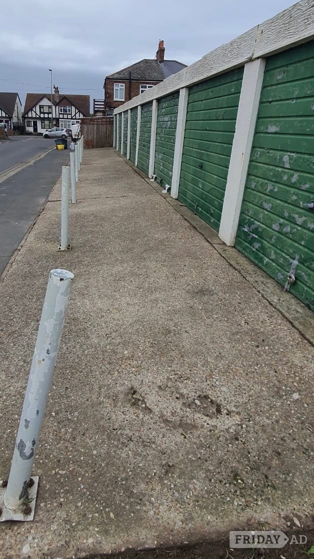 Garage To Let