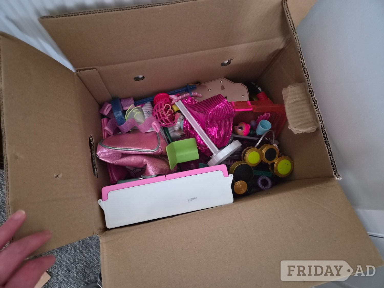 Pevensey L.O.L dolls house and dolls, inc plane and bus 