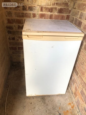 LEC Small Fridge 