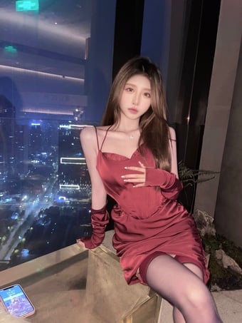 Asian girls offering massage or escort services to relieve your fatigue!