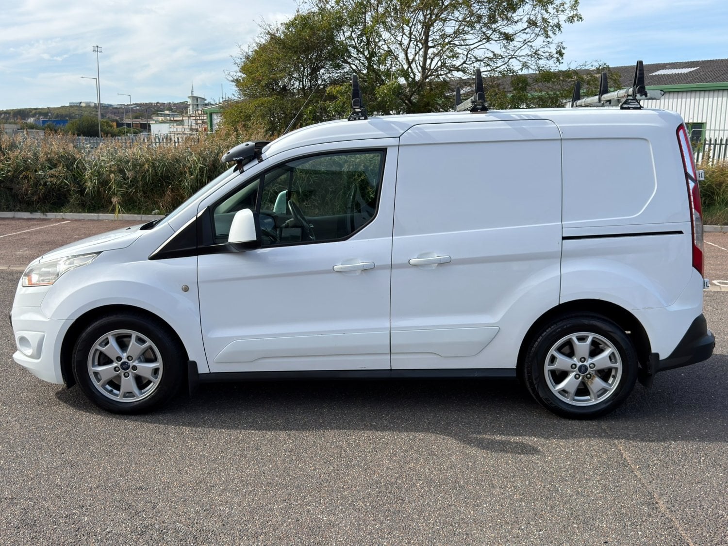 [ berth ]Ford Transit Connect