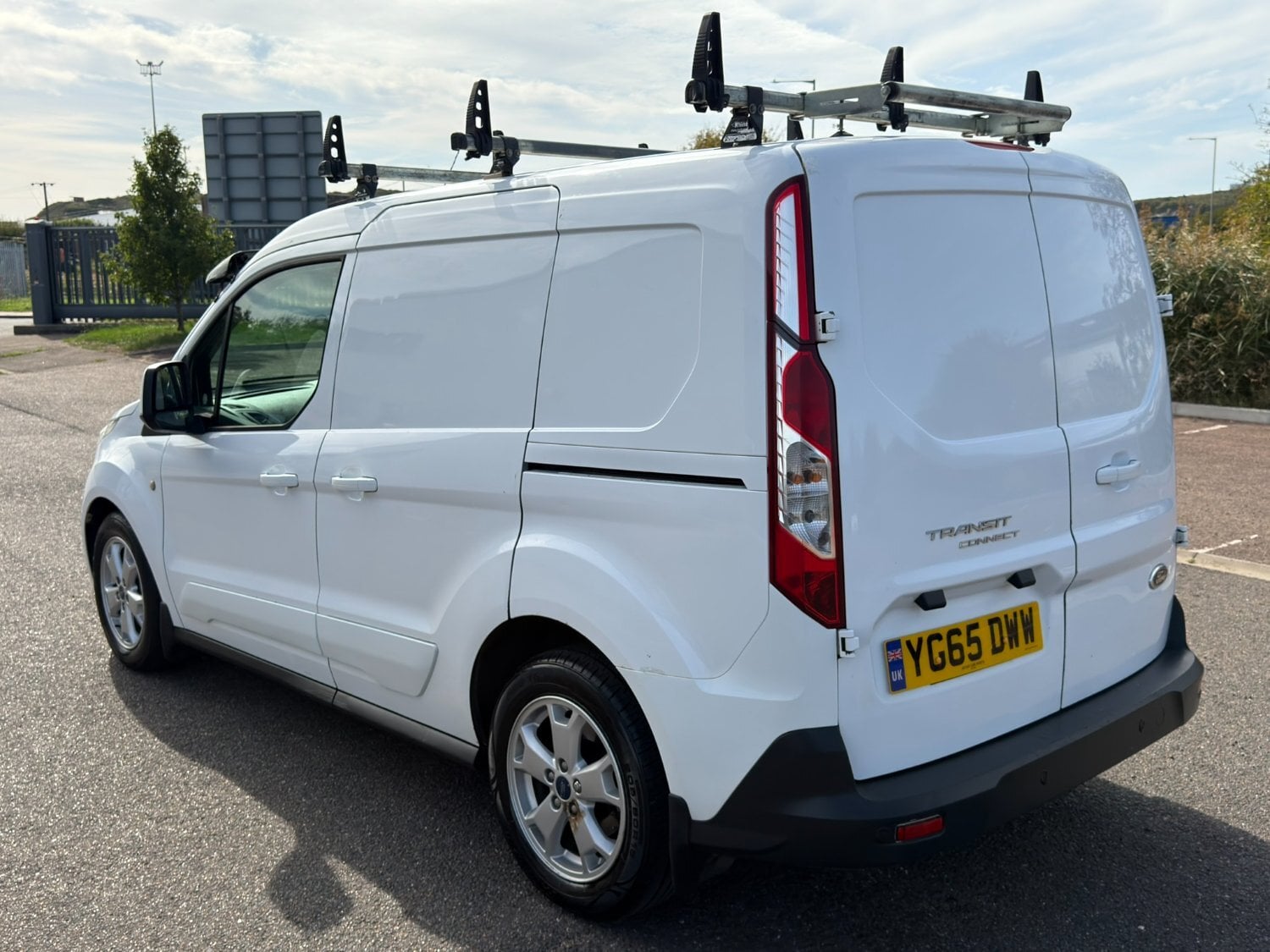 2015 Ford Transit Connect 200 - New Years MOT - New Service - New - Vans & Commercial Vehicles in Brighton