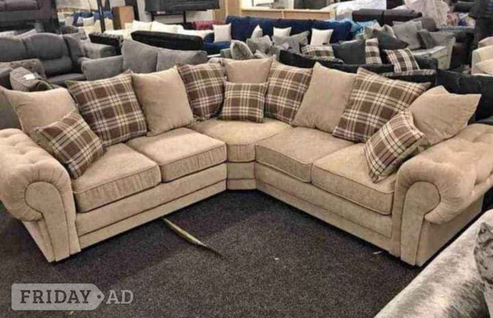 Comfort meet style ¬ 5 Seater Family Sofa with removable cushions in Camden
