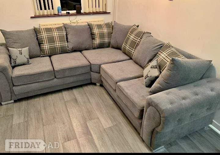 Camden Comfort meet style ¬ 5 Seater Family Sofa with removable cushions