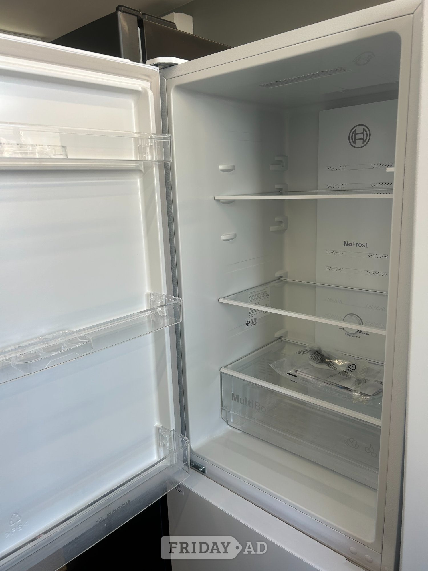 BOSCH 60/40 FRIDGE FREEZER