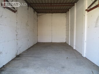 SS8  ~ Lock up Garages/Storage ~ To Rent in Canvey Island