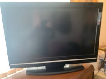  Technica TV 32" Screen