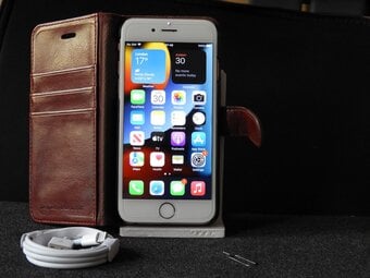 Used Apple iphone 6s, Rose Gold, VGC, !00% battery and 100%Tested