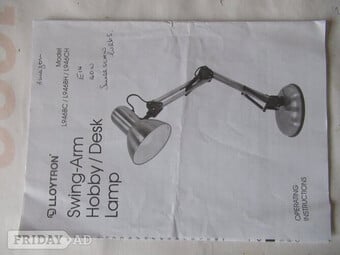 Adjustable desk lamp