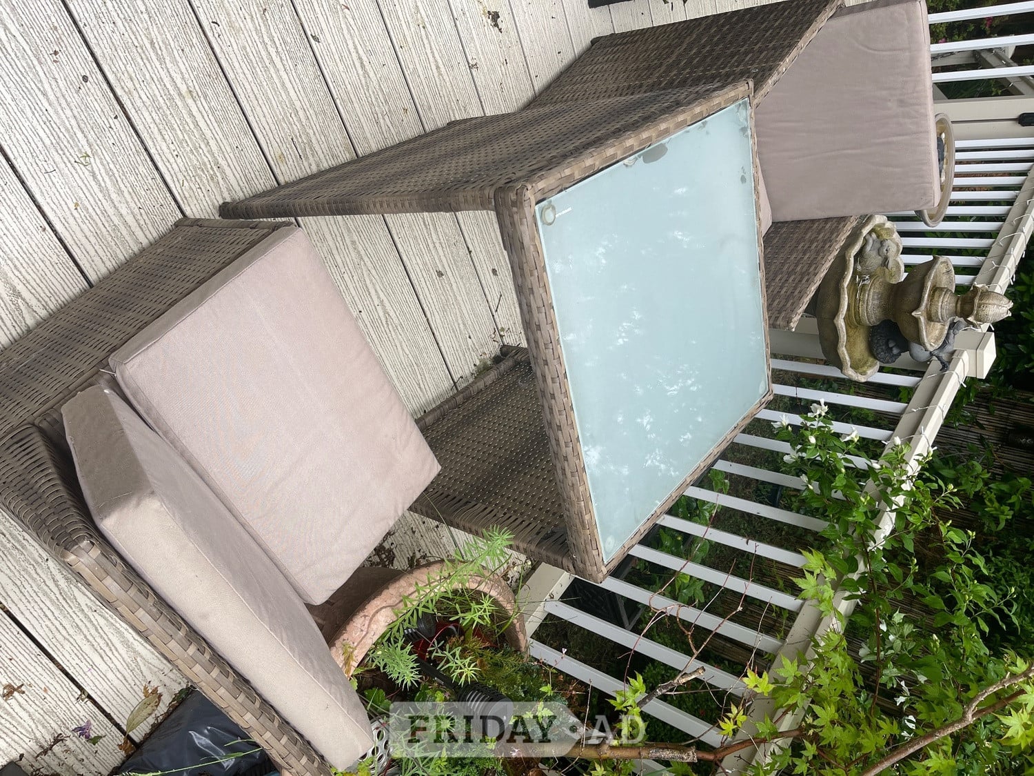 Hastings Garden ration glass table &2 seats 