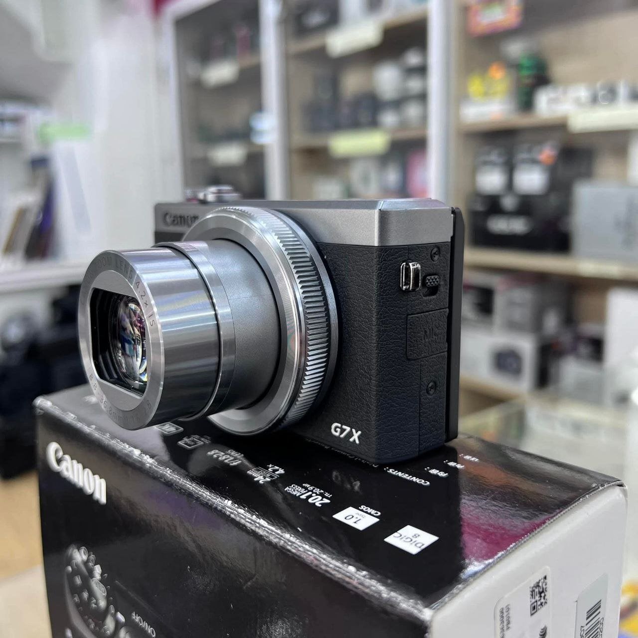 Canon power-shot G7X mark lll digital camera 