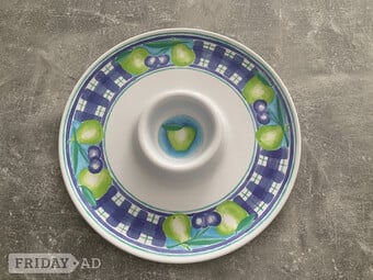 Plastic serving plate diameter approx. 34cm great condition