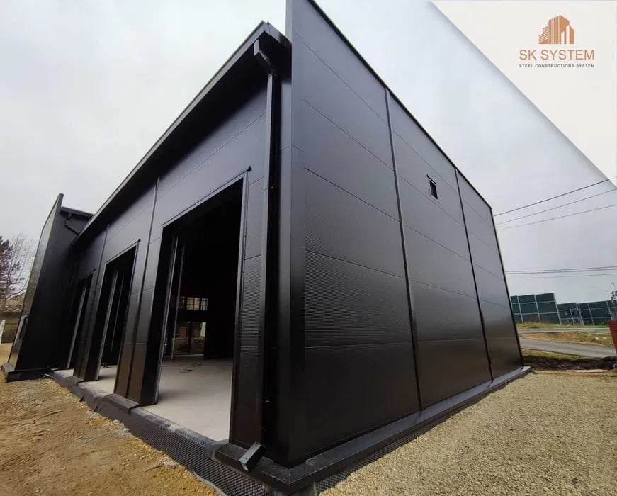 Barnsley 258,3m2 Insulated Steel frame building with bespoke design
