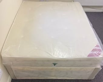 WINCHESTER DOUBLE DIVAN BASE WITH 7 INCH LIGHT QUILTED MATTRESS
