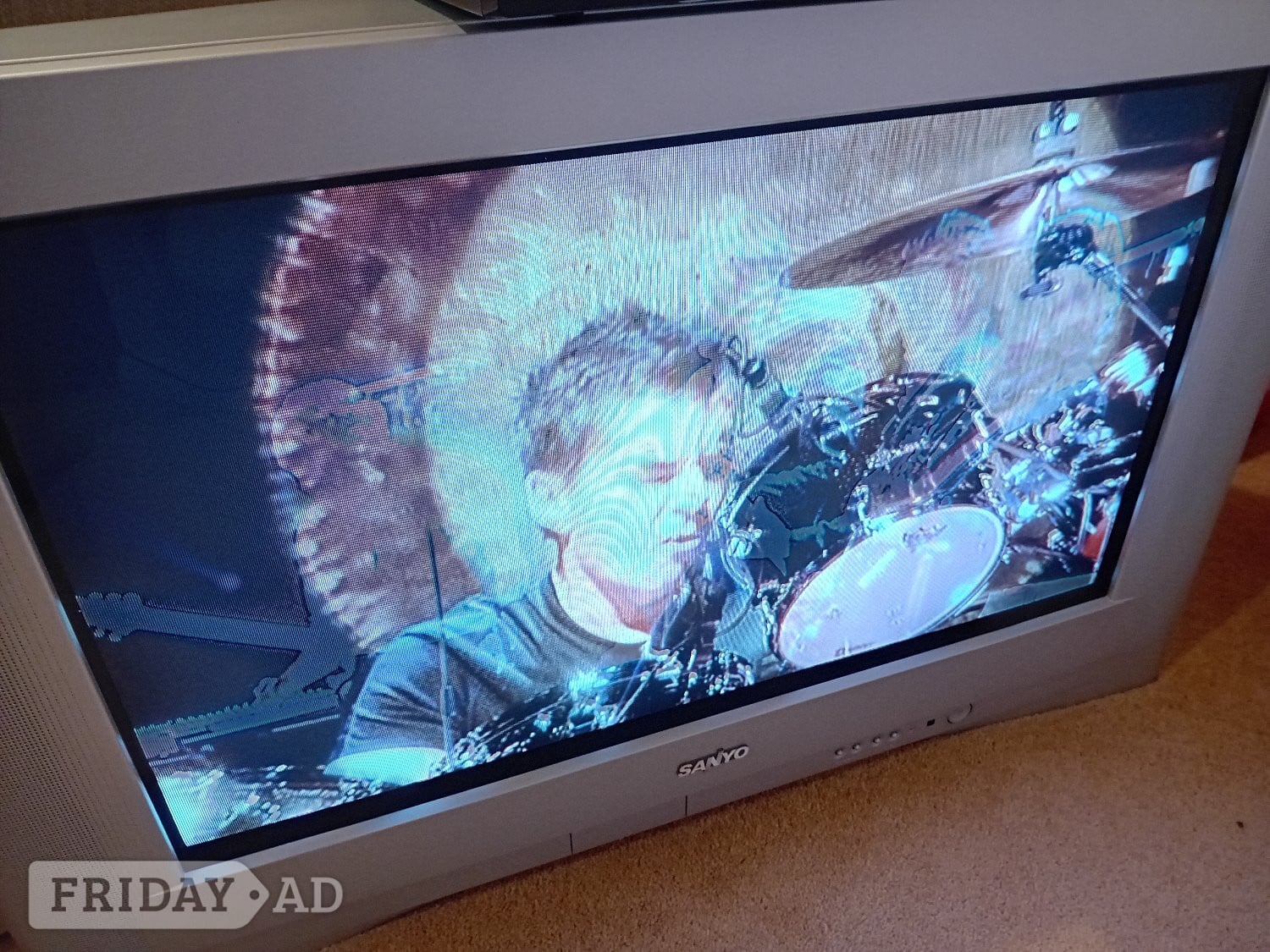 Sanyo 32 inch crt television 