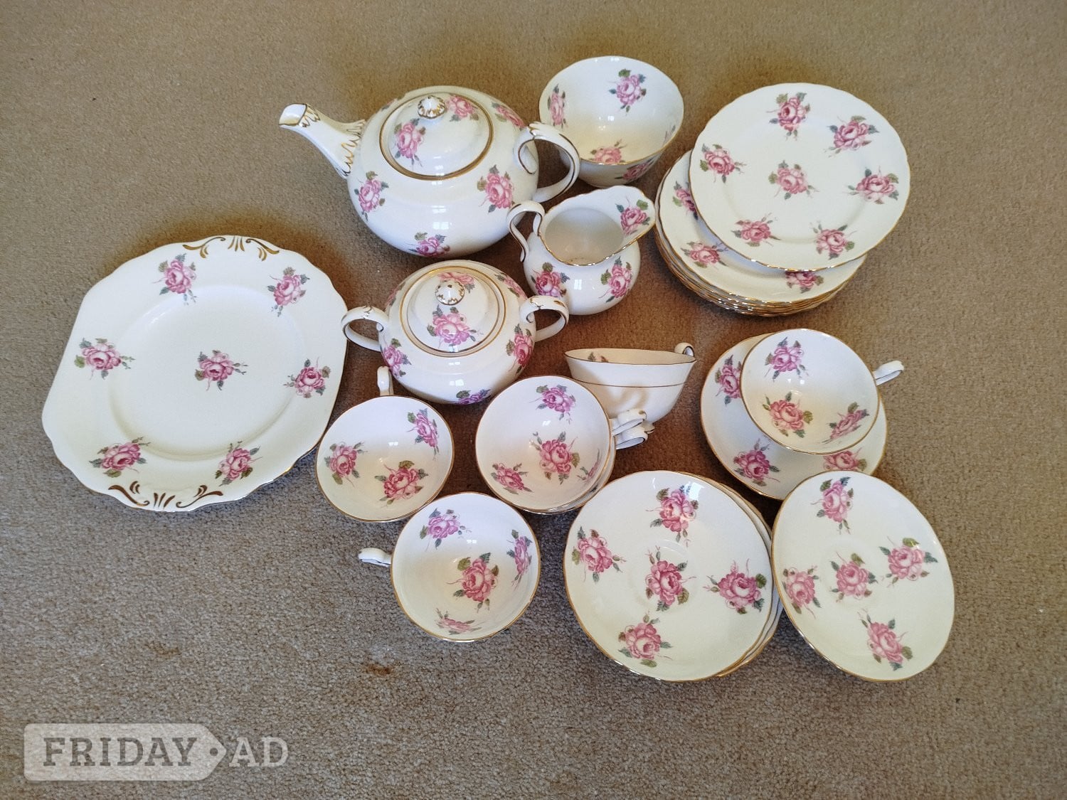 Lovely Vintage/Antique bone china tea set "New Chelsea" in Robertsbridge