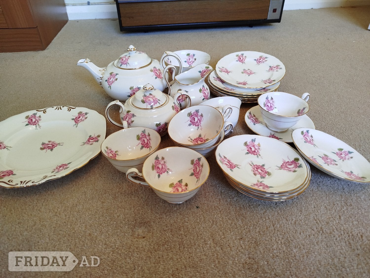 Lovely Vintage/Antique bone china tea set "New Chelsea"