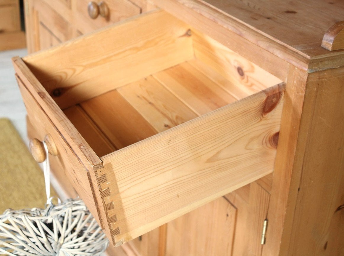 Hailsham UK Deliver - Traditional Cottage Farmhouse Pine Welsh Dresser