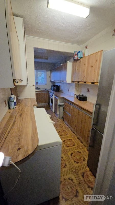 **Bright & Spacious Double Room Available – Great Location! 🏡✨** - Rooms