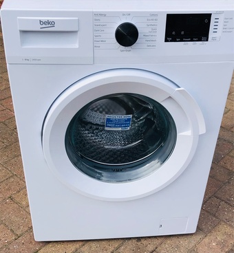 Like New Beko 8KG load washing machine with 1400 rpm 