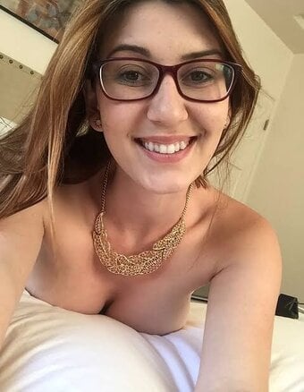 New And Independent Girl No Rush Call Me Now Love 
