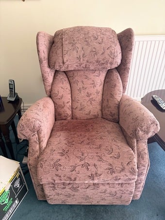Electric Rise recliner arm chair