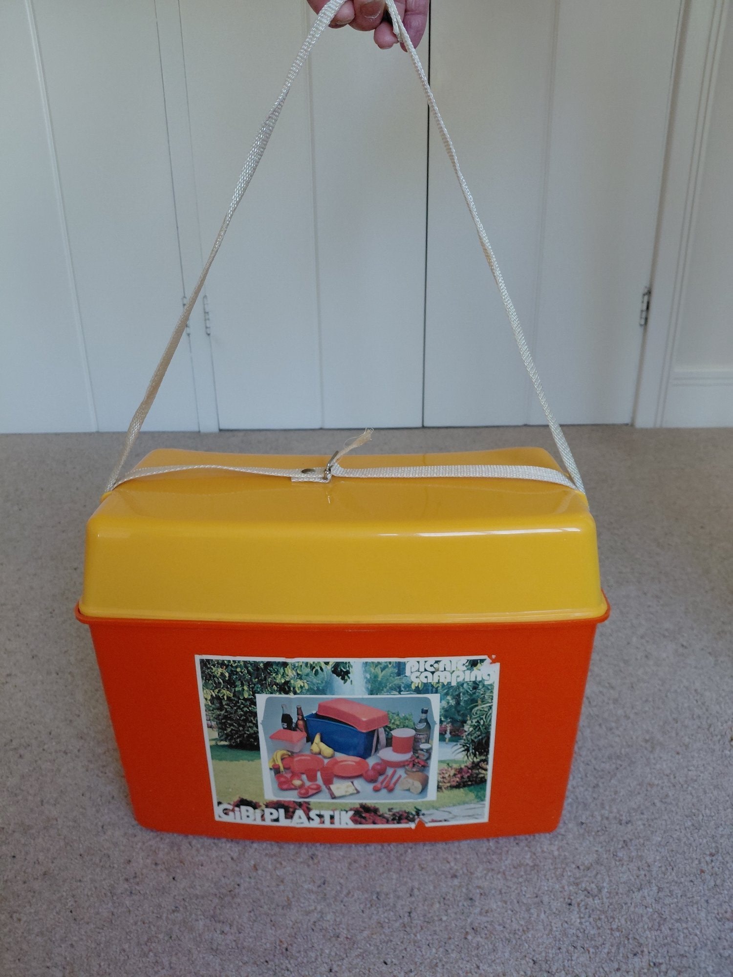 Winchester Picnic Hamper, Lightweight, Plastic