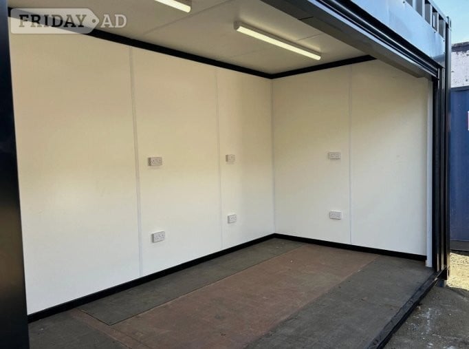 10ft & 20ft Shipping Containers for Sale UK | Secure Storage Cot