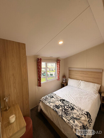 4 bedroom caravan near the sea