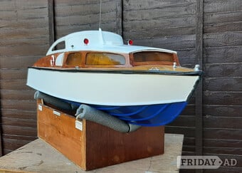Vintage R/C Model Boat, Fairey Huntsman, Marine Cruiser 42"