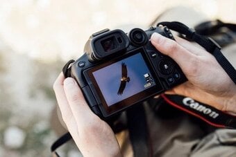Canon EOS R7 Mirrorless Digital Camera with RF-S 18-150mm f3.5-6.