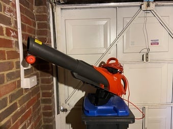Powerfull leaf blower / hoover
