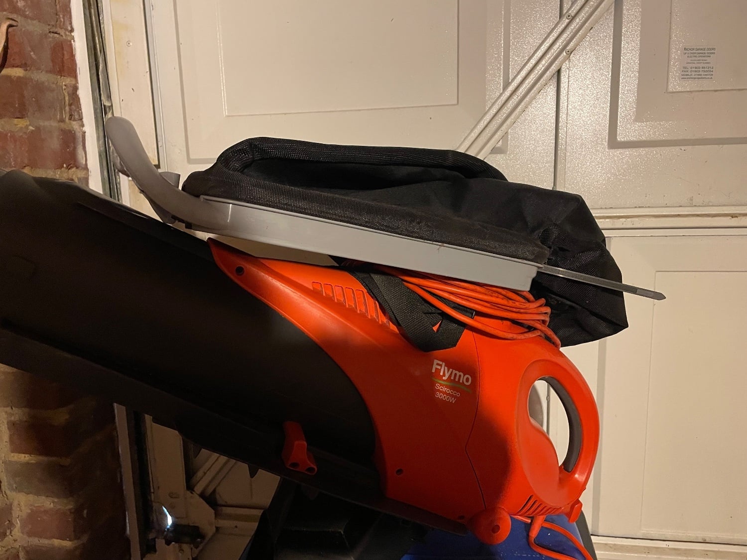 Powerfull leaf blower / hoover - Garden in Shoreham-By-Sea