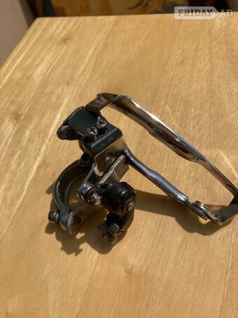 Shimano front gear change. Lightly used FD-M330 Top pull derailleur unit 28.6mm clamp Good condition