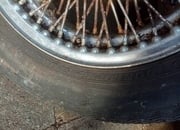 Wire wheels and tyres Jag e type