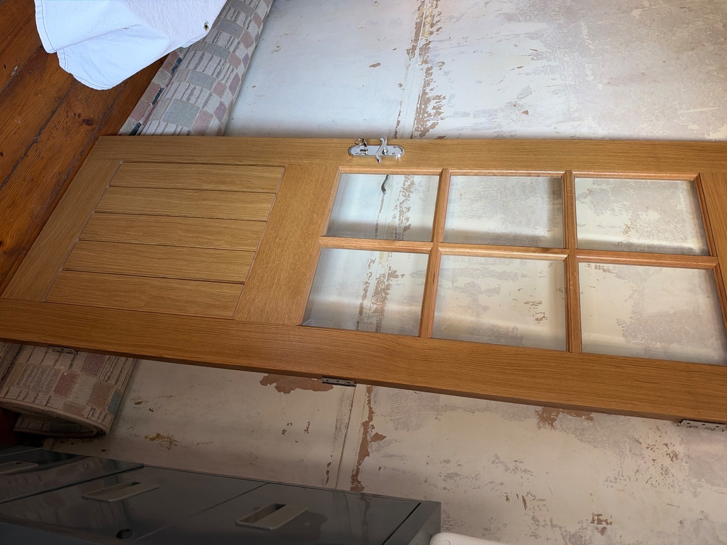 Oak style door with lock - DIY in Battle