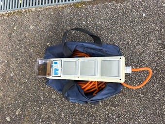 3 outlet mobile Elecric hook up 