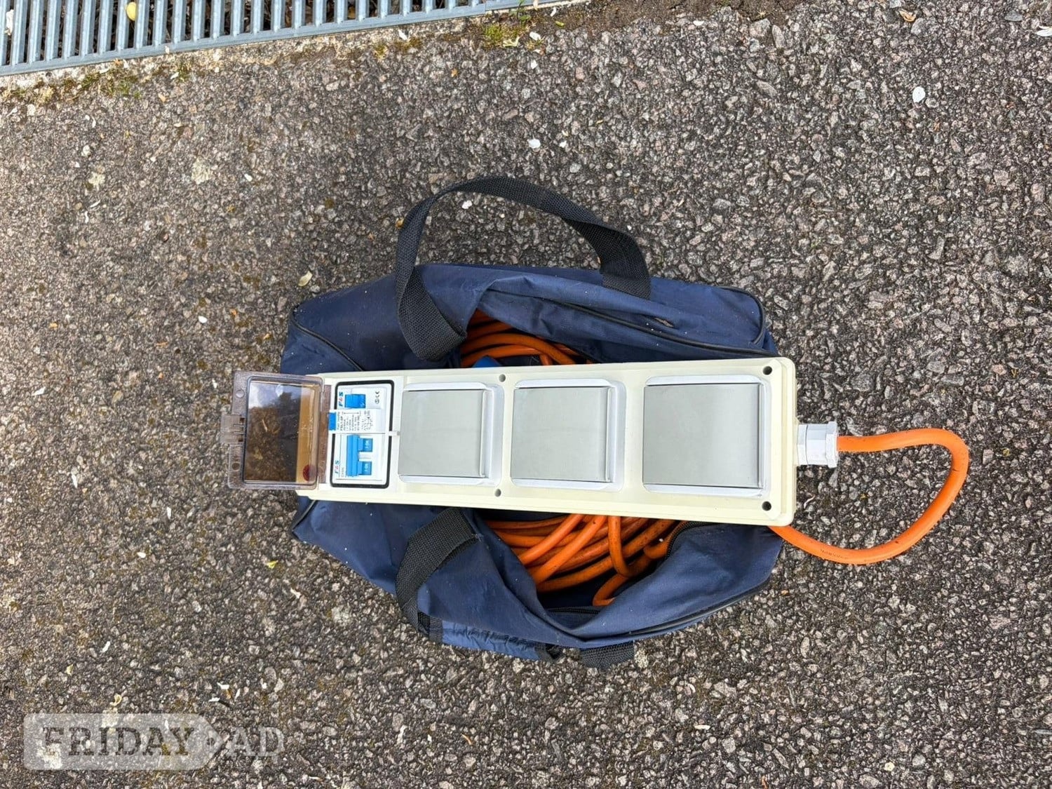 3 outlet mobile Elecric hook up  in Kettering