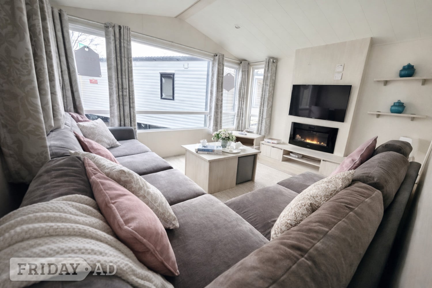 3 Bedroom Caravan For Sale in Suffolk Near Southwold - Holiday Homes