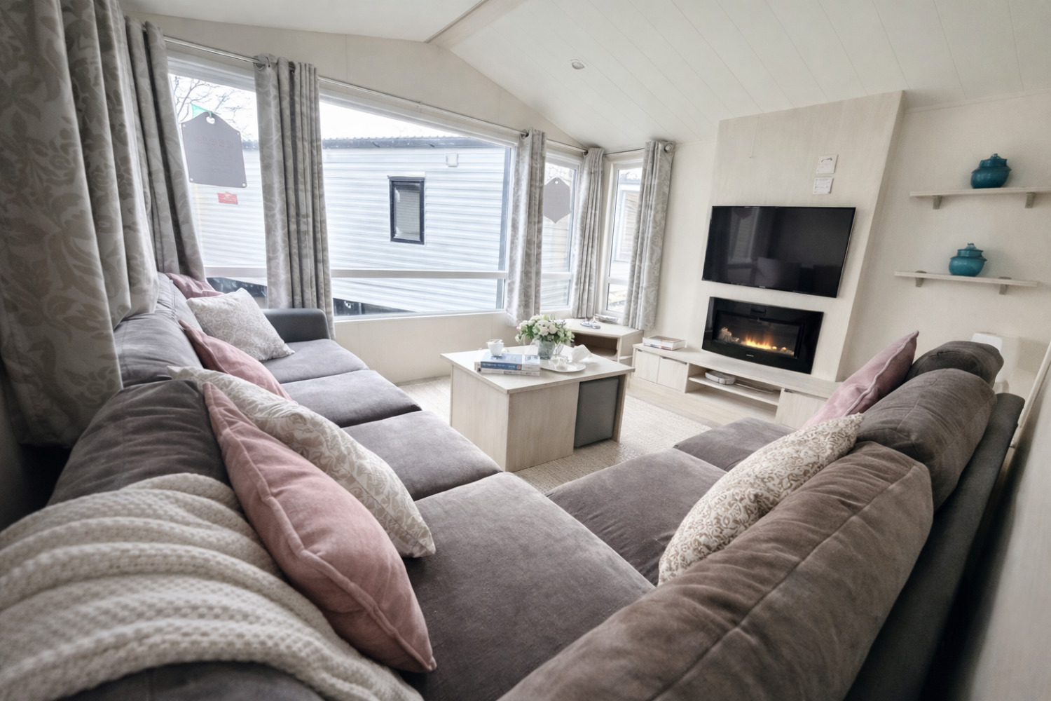 3 Bedroom Caravan For Sale in Suffolk Near Southwold - Holiday Homes